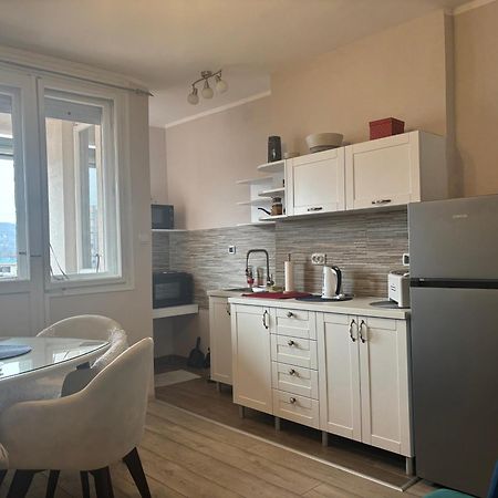 Red Square Apartment Pirot Exterior foto
