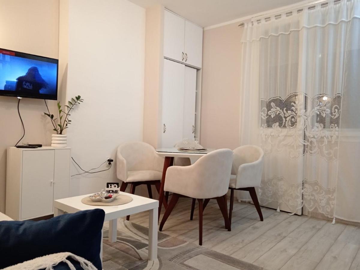 Red Square Apartment Pirot Exterior foto