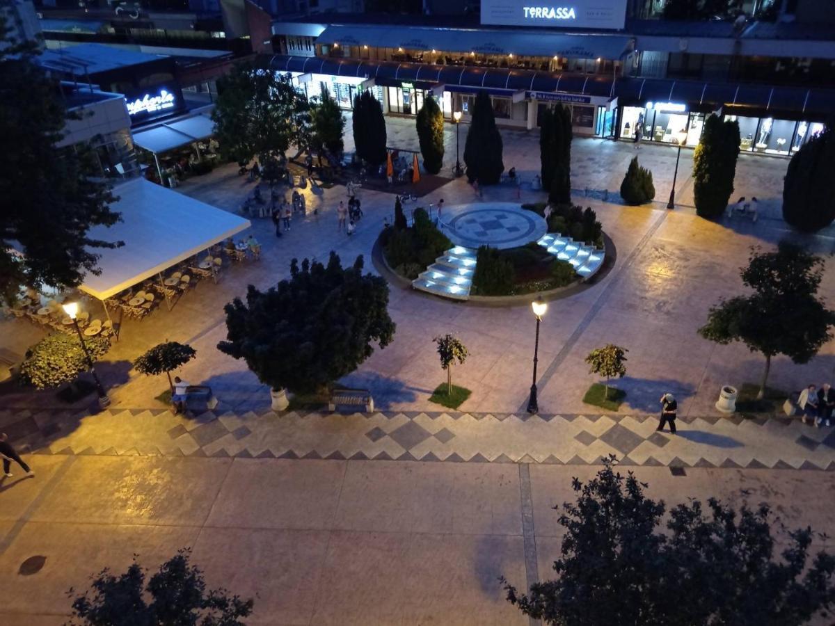 Red Square Apartment Pirot Exterior foto