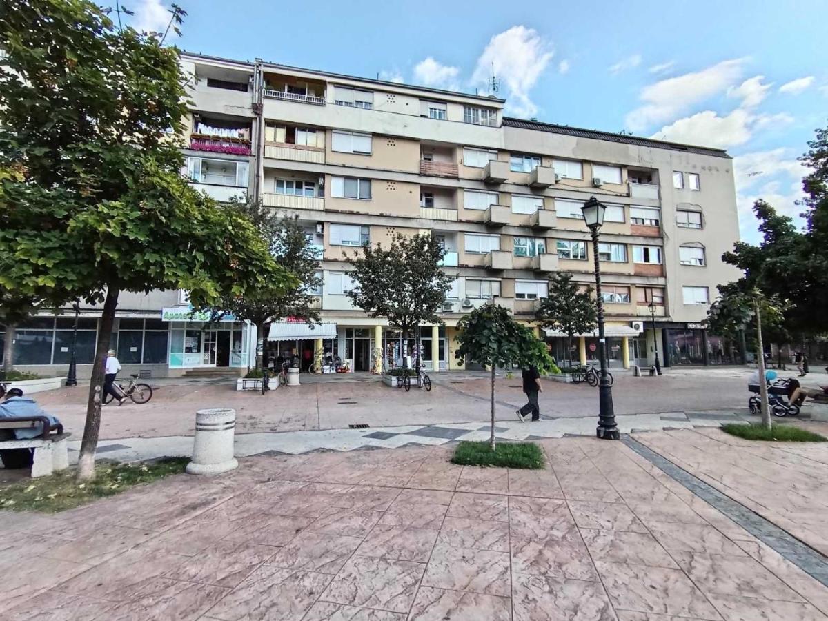Red Square Apartment Pirot Exterior foto