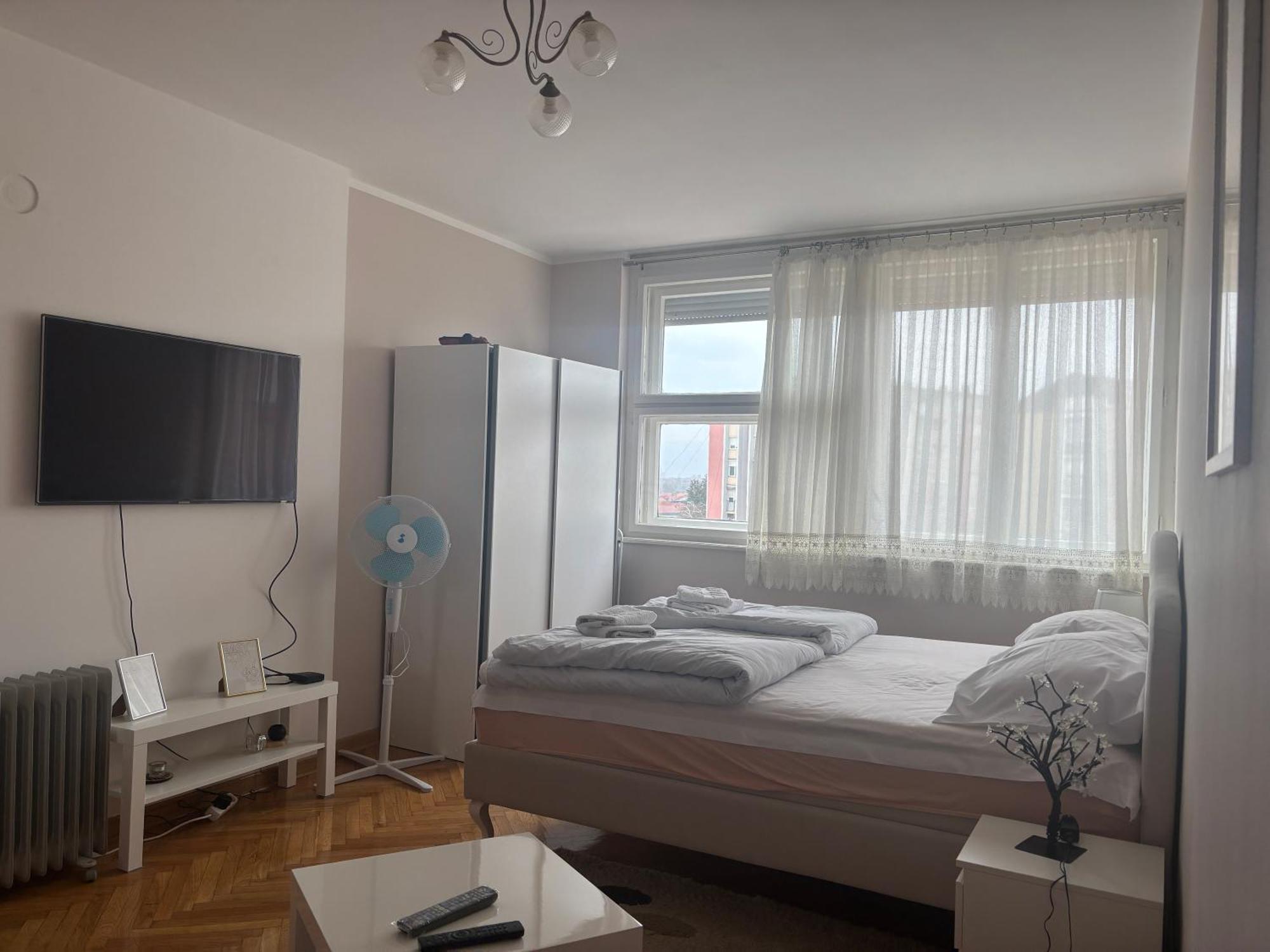 Red Square Apartment Pirot Exterior foto
